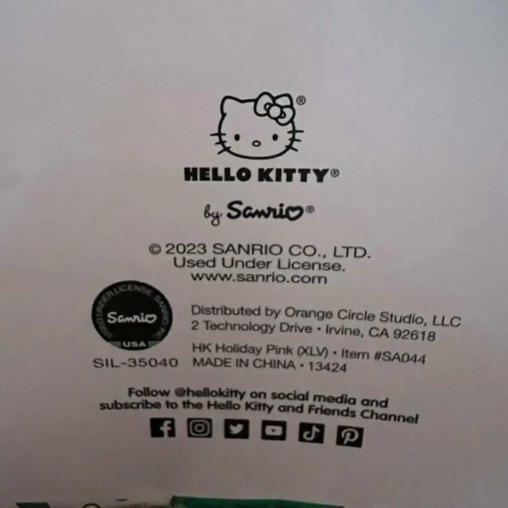 Hello Kitty Happy Holiday's Pink Wrapping Paper Set